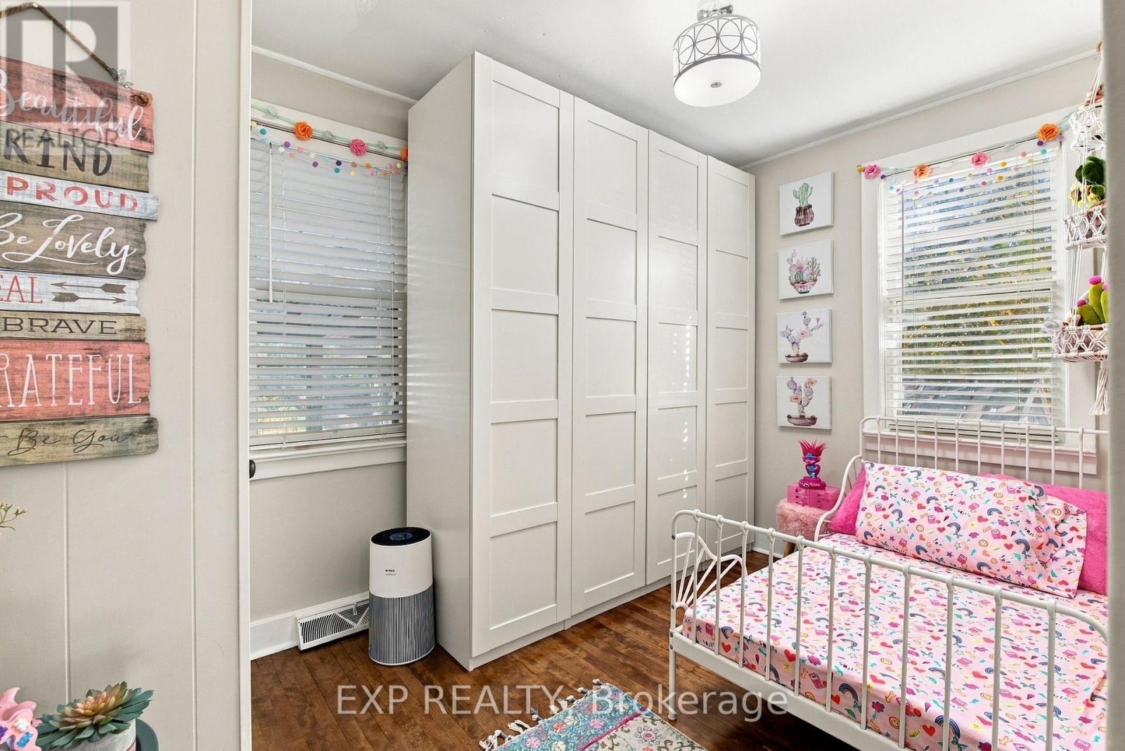 187 BERTIE STREET - 21