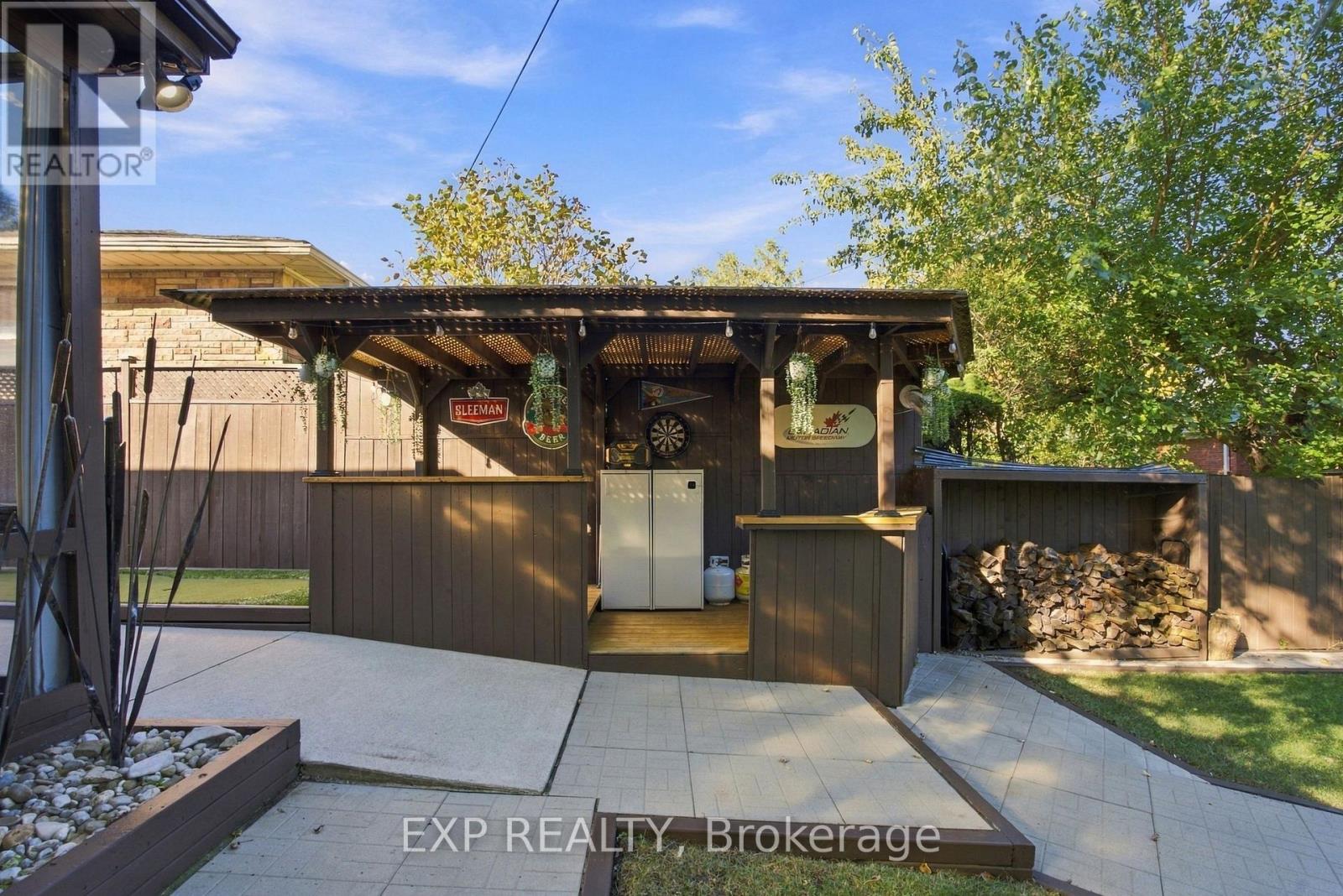 187 BERTIE STREET - 36