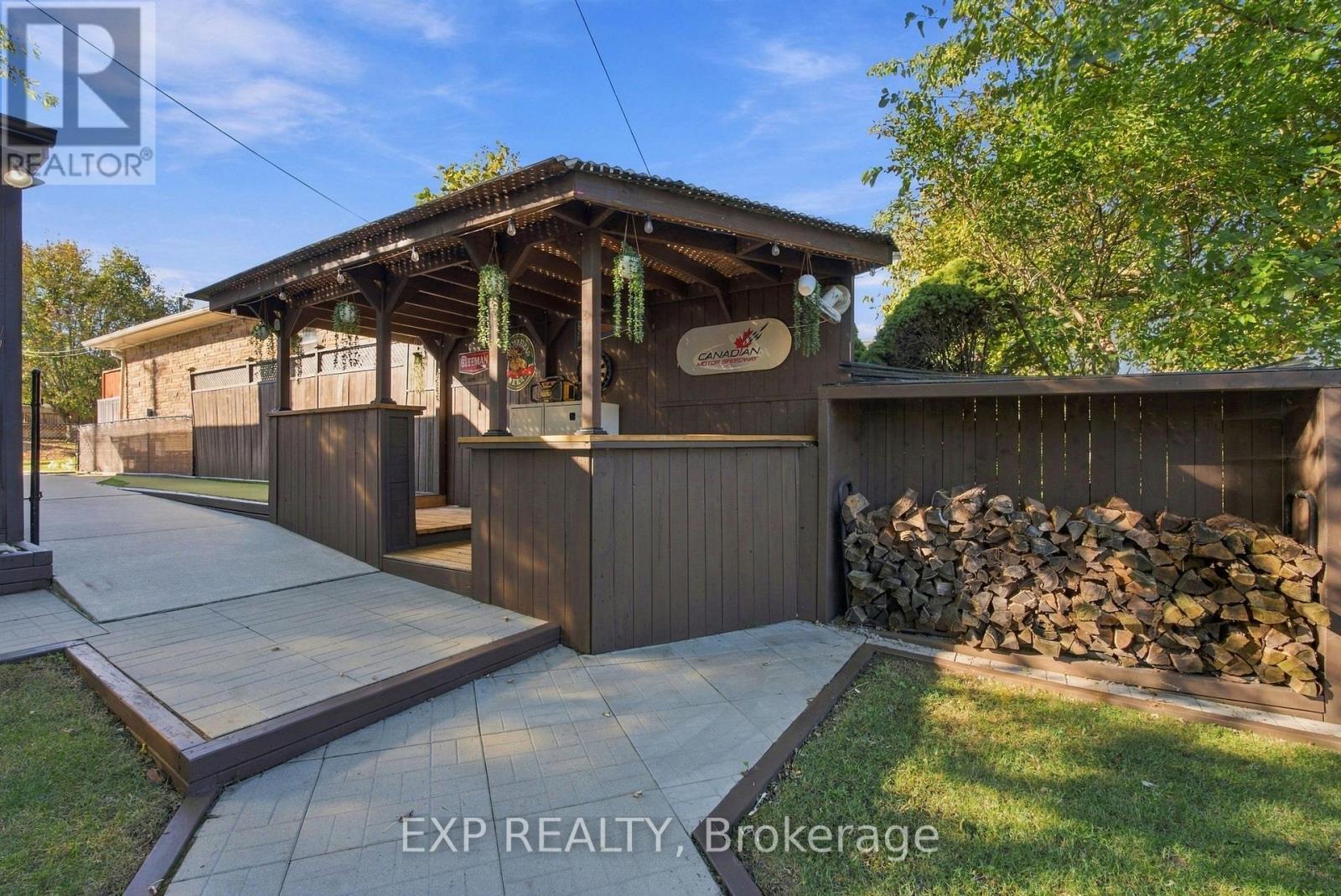 187 BERTIE STREET - 37
