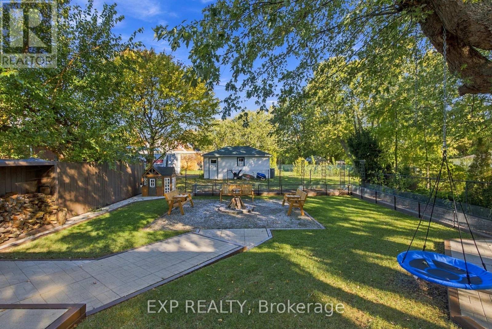 187 BERTIE STREET - 43
