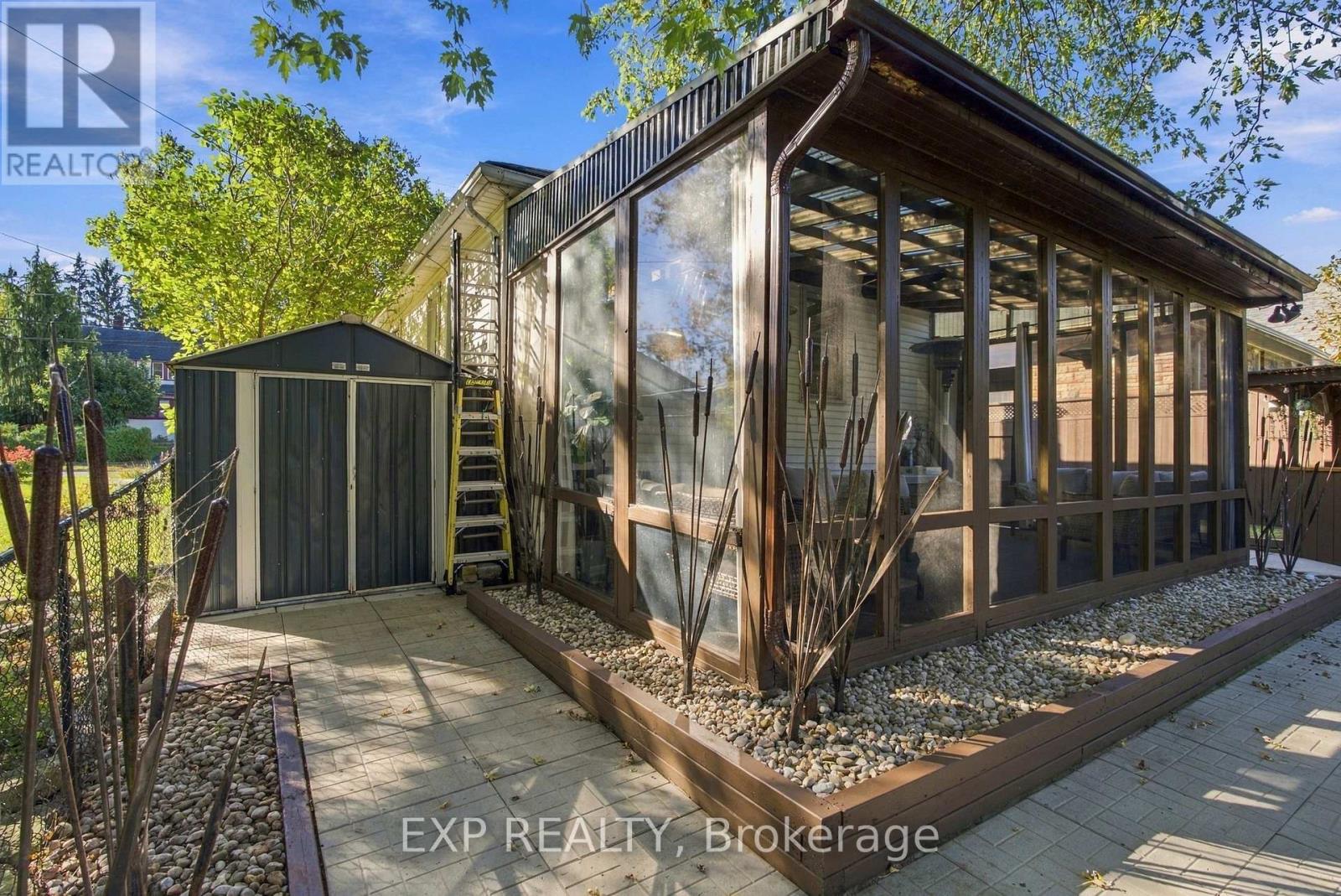 187 BERTIE STREET - 44