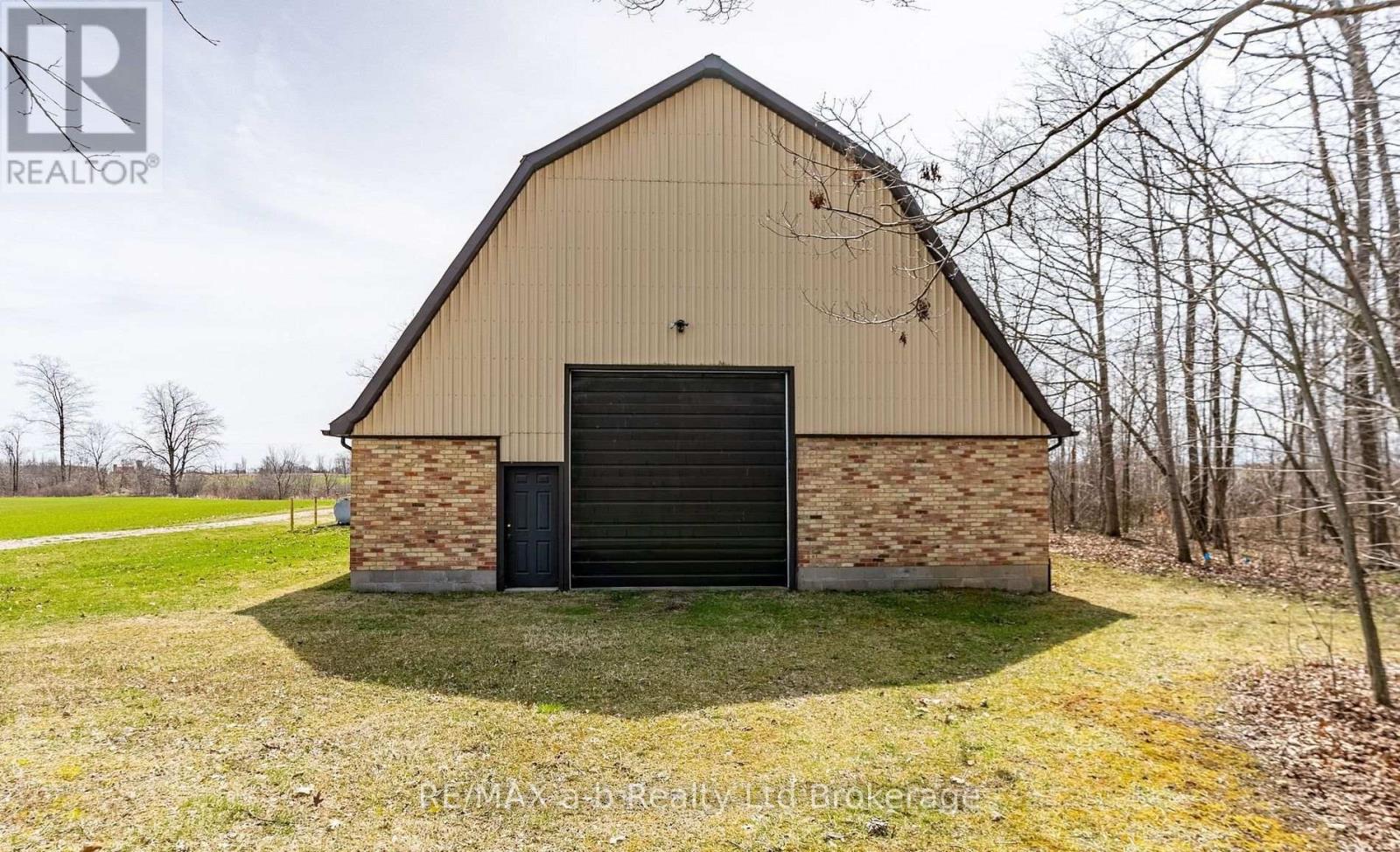 36067 THIRD LINE, Southwold — photo 11