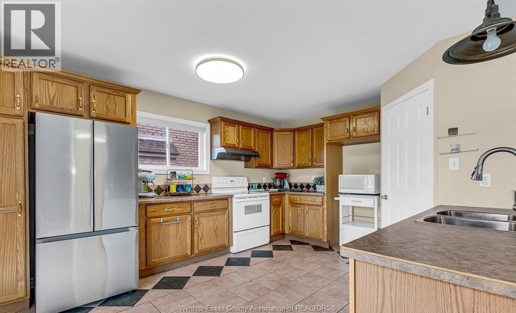 898 Hacienda COURT, Windsor — photo 12