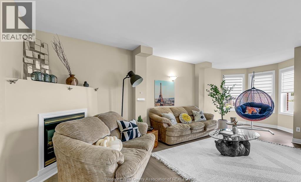 898 Hacienda COURT, Windsor — photo 8