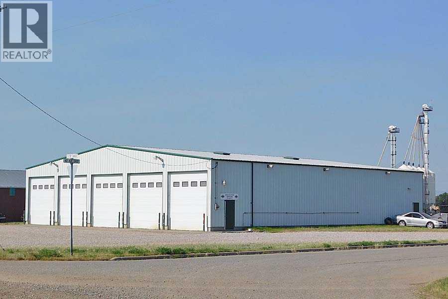 4121 5th Street E, Claresholm — photo 2