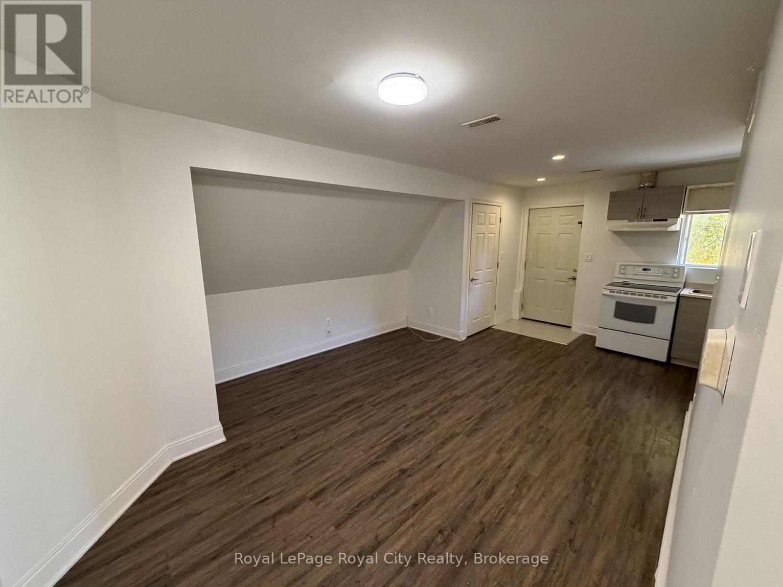 UNIT B - 563 WOOLWICH STREET, Guelph (Exhibition Park) — photo 2