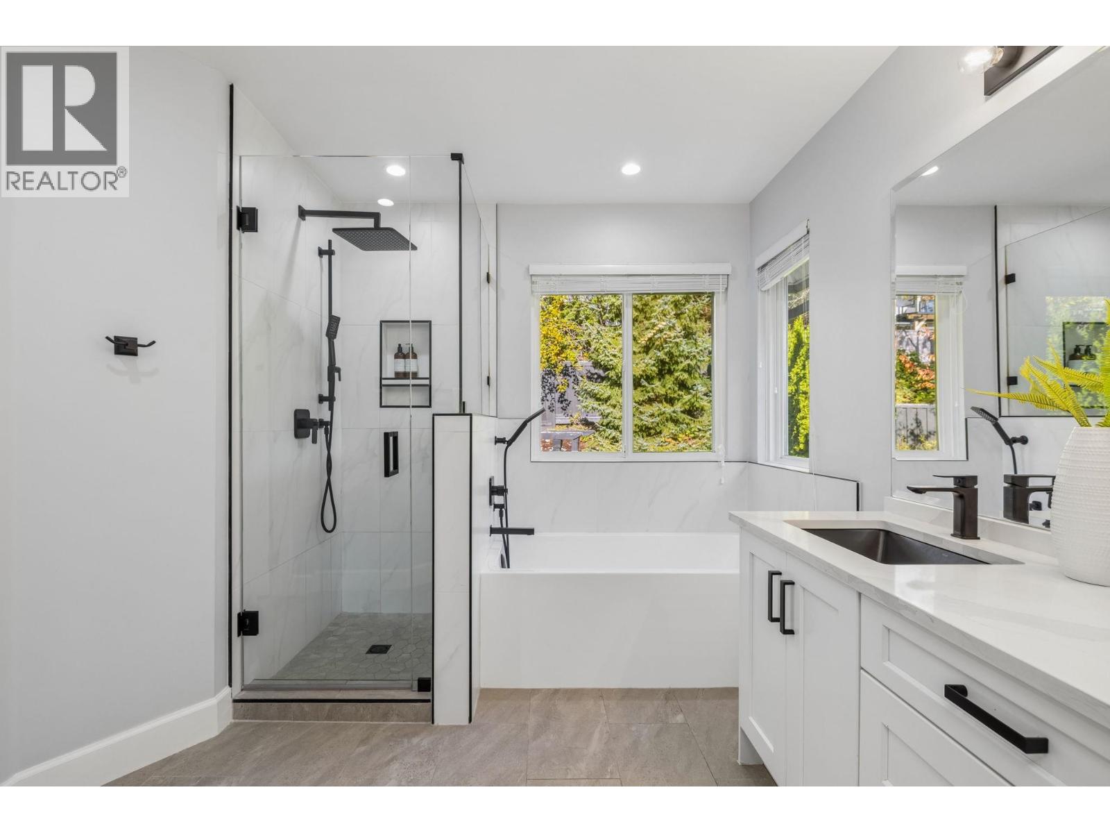 Photo of 109 GREENLEAF COURT 25