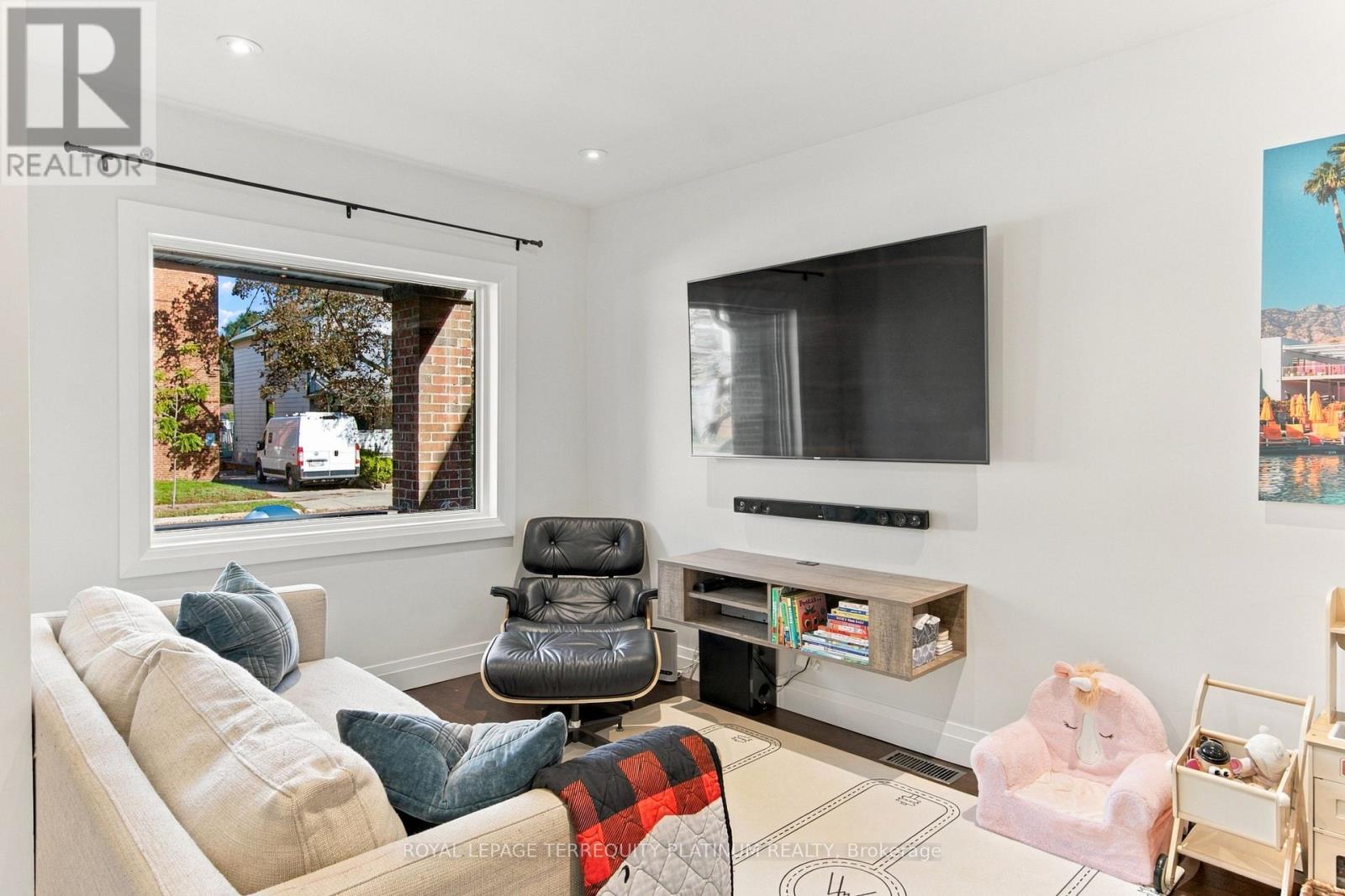 493 MORTIMER AVENUE - 4