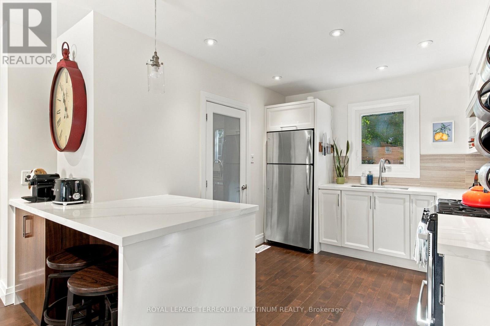 493 MORTIMER AVENUE - 8
