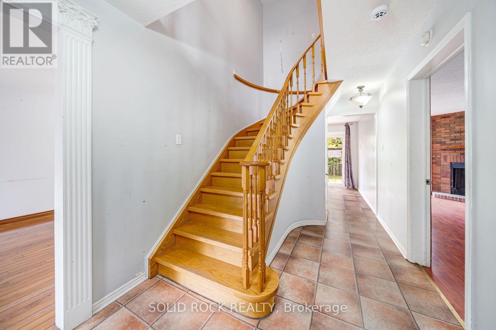 2394 STRATHMORE CRESCENT - 13
