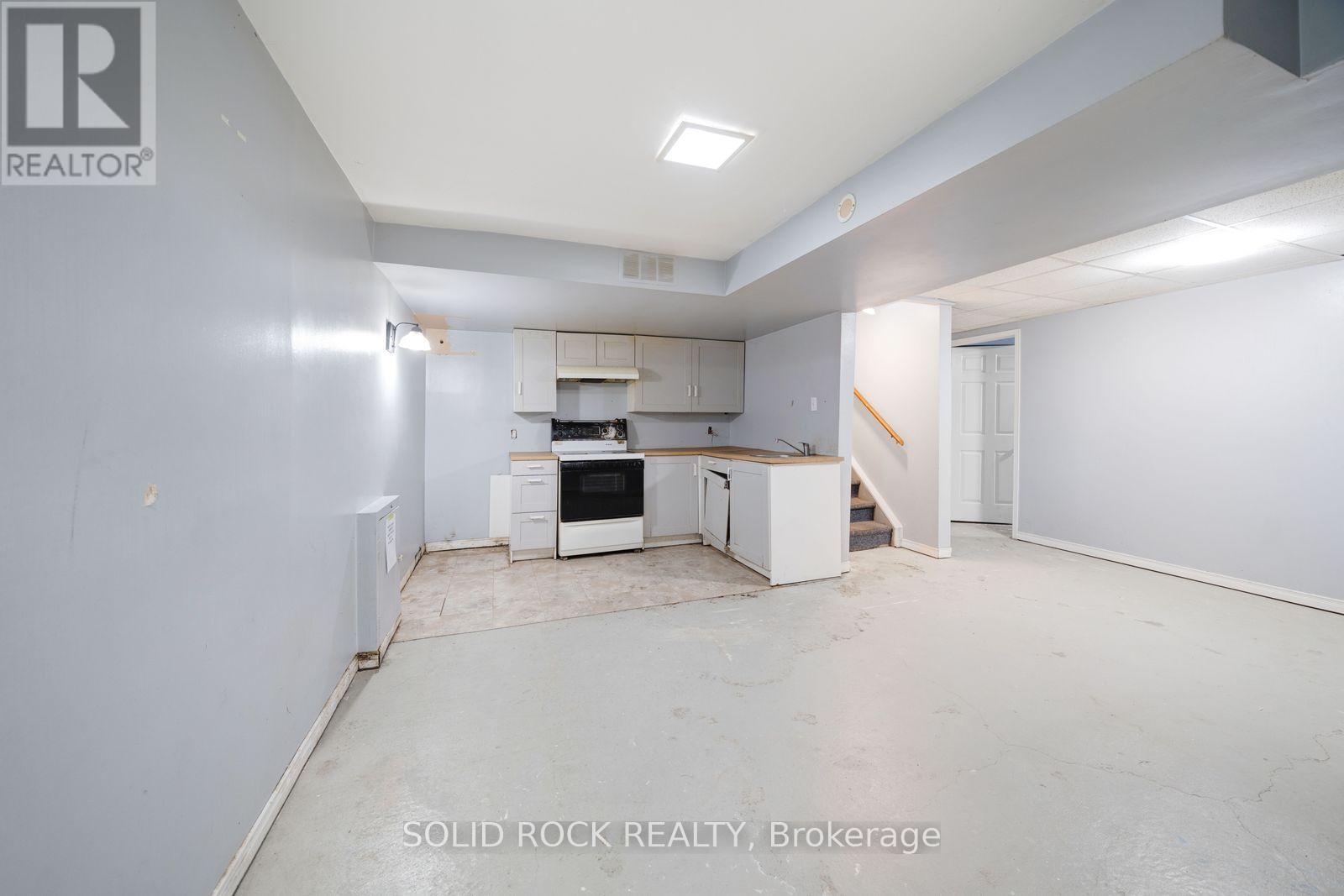 2394 STRATHMORE CRESCENT - 31