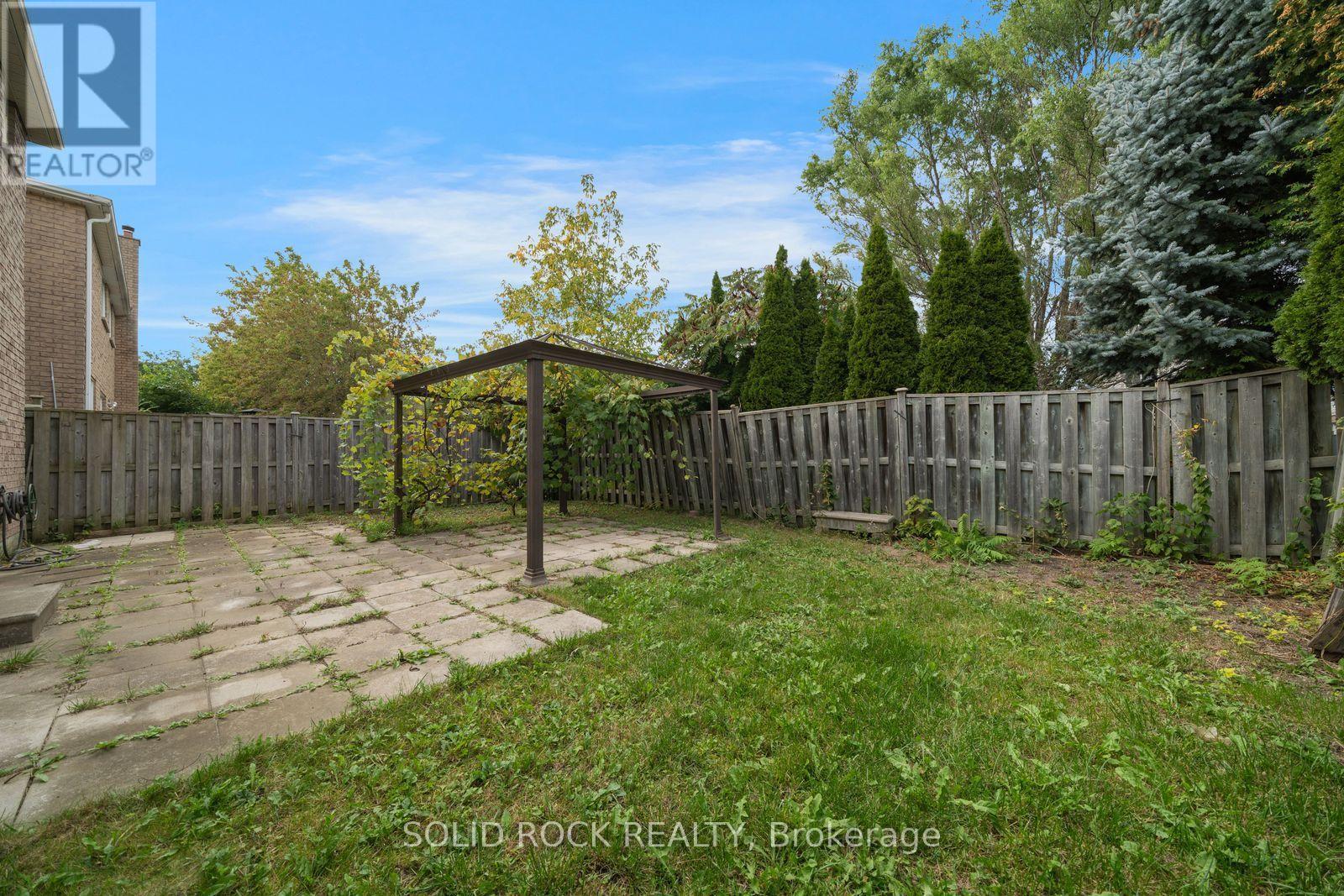 2394 STRATHMORE CRESCENT - 40