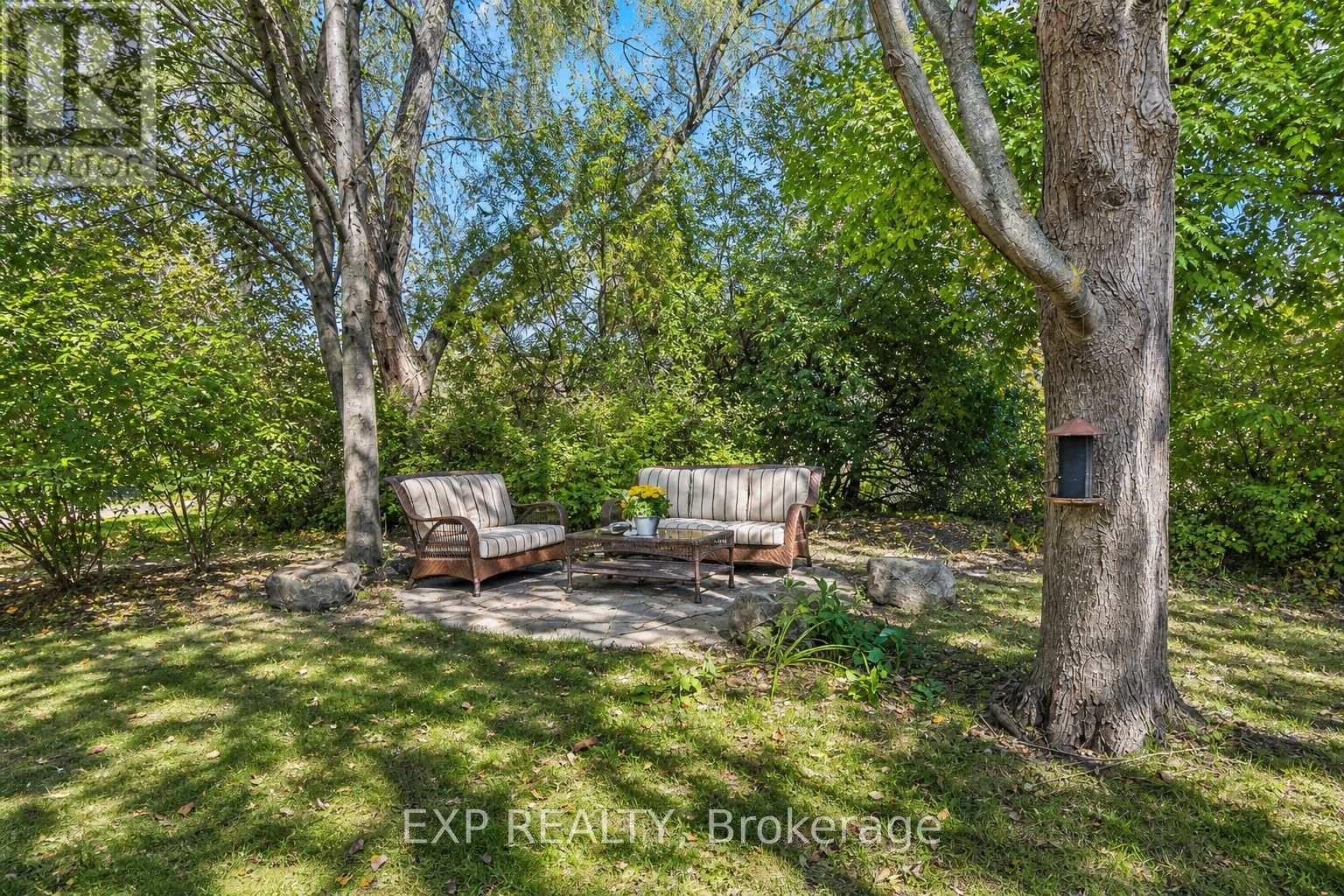 74 HENDERSON DRIVE, Whitby (Pringle Creek) — photo 6