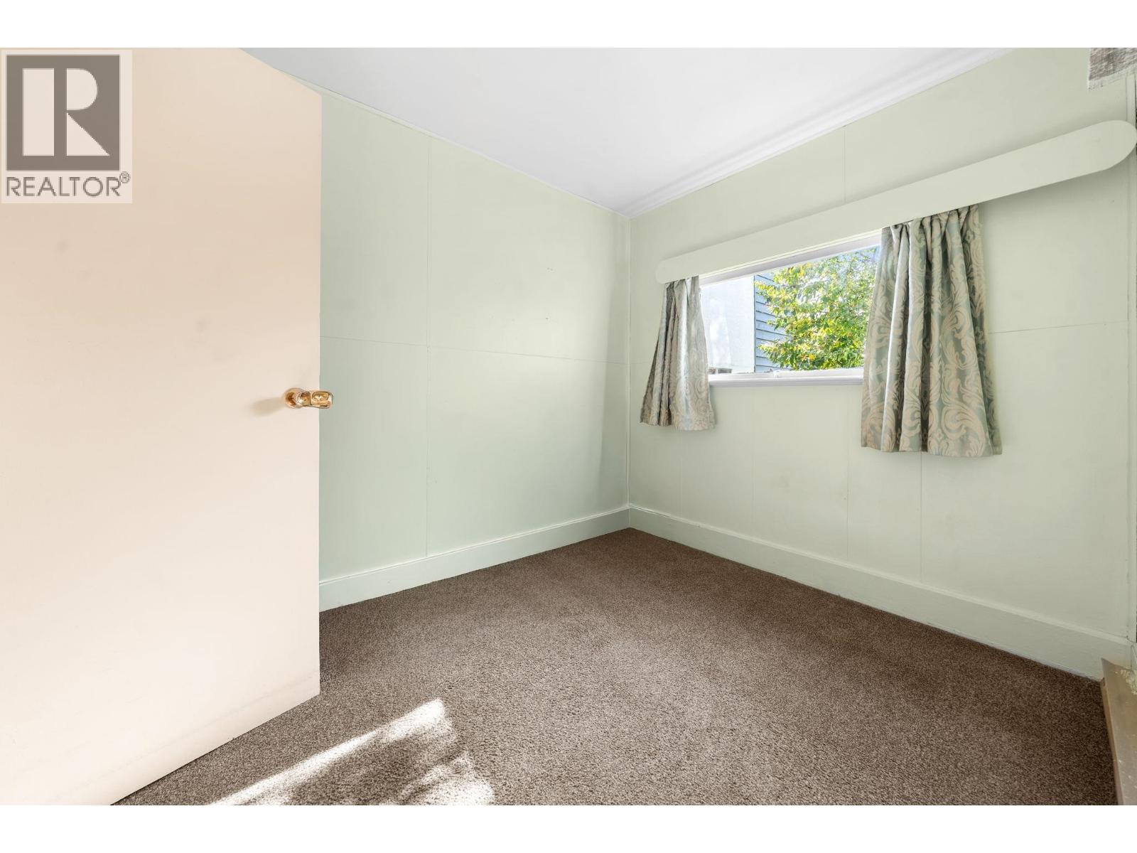 Photo of 652 W 14TH STREET 15