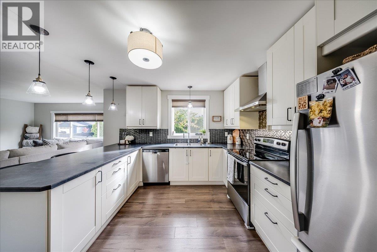 710 10TH Avenue, Montrose - Image 1