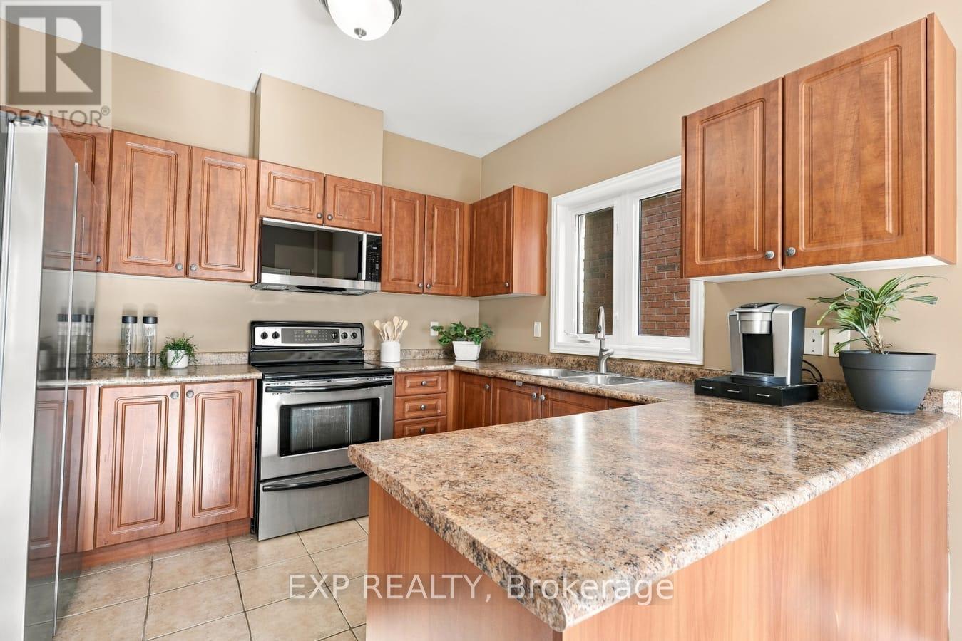 36 Saltzburg Crescent, Georgina, ON photo 14