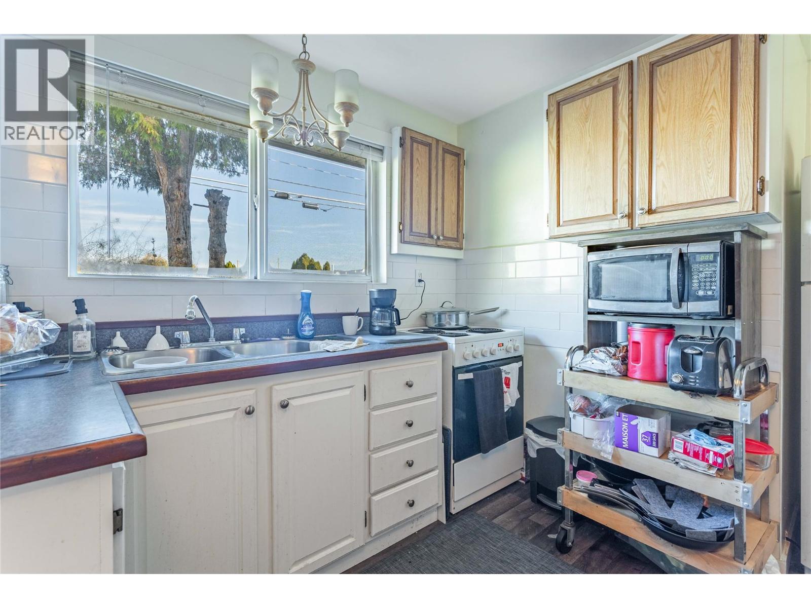  995 Leathead Road, Kelowna