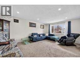 2pc Bathroom - 5835 28 Avenue Ne, Calgary, AB T1Y2E4 Photo 6