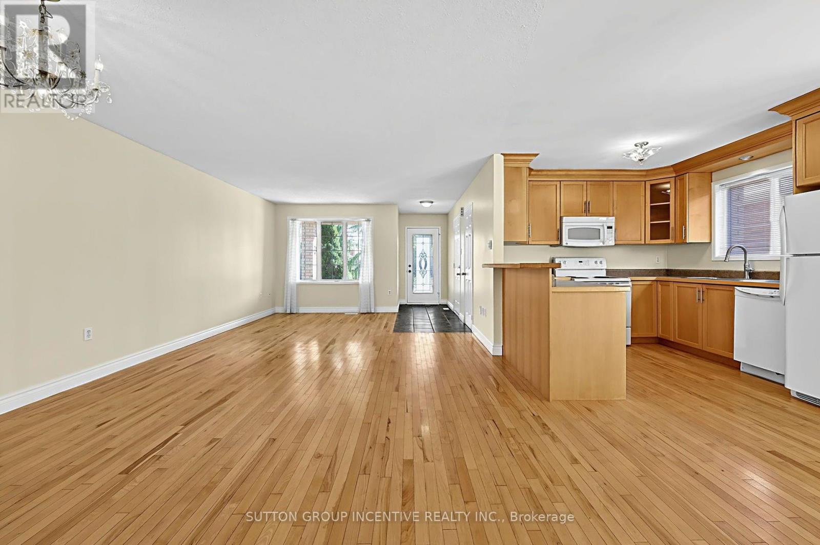 8 LUCAS AVENUE, Barrie (Holly) — photo 5