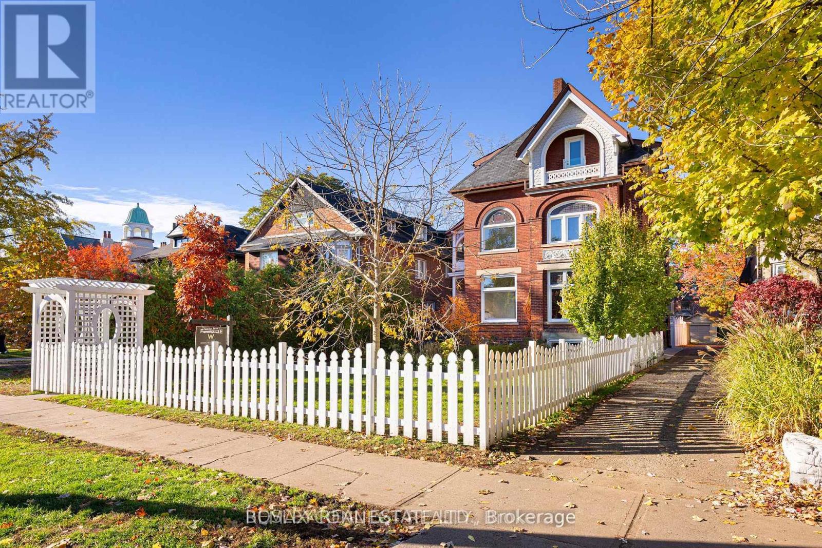 MAIN - 178 HIGH PARK AVENUE, Toronto (High Park North) — photo 2