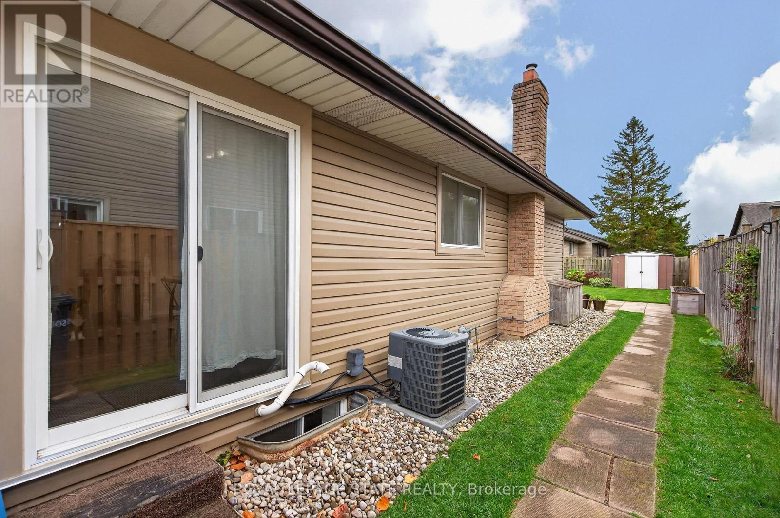 38 Southglen Road, Brantford, ON photo 34