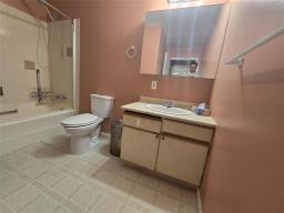 203 193 Watson Street, Winnipeg, MB R2P2E1 Photo 6