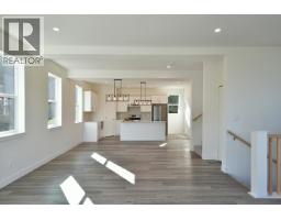 5825 Trail Avenue, Sechelt, BC V7Z0K5 Photo 6
