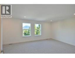5825 Trail Avenue, Sechelt, BC V7Z0K5 Photo 22