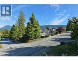 5825 Trail Avenue, Sechelt, BC V7Z0K5 Photo 14