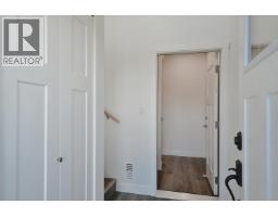 5825 Trail Avenue, Sechelt, BC V7Z0K5 Photo 36
