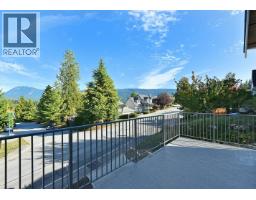5825 Trail Avenue, Sechelt, BC V7Z0K5 Photo 11