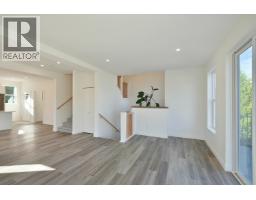 5825 Trail Avenue, Sechelt, BC V7Z0K5 Photo 15