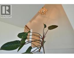 5825 Trail Avenue, Sechelt, BC V7Z0K5 Photo 17