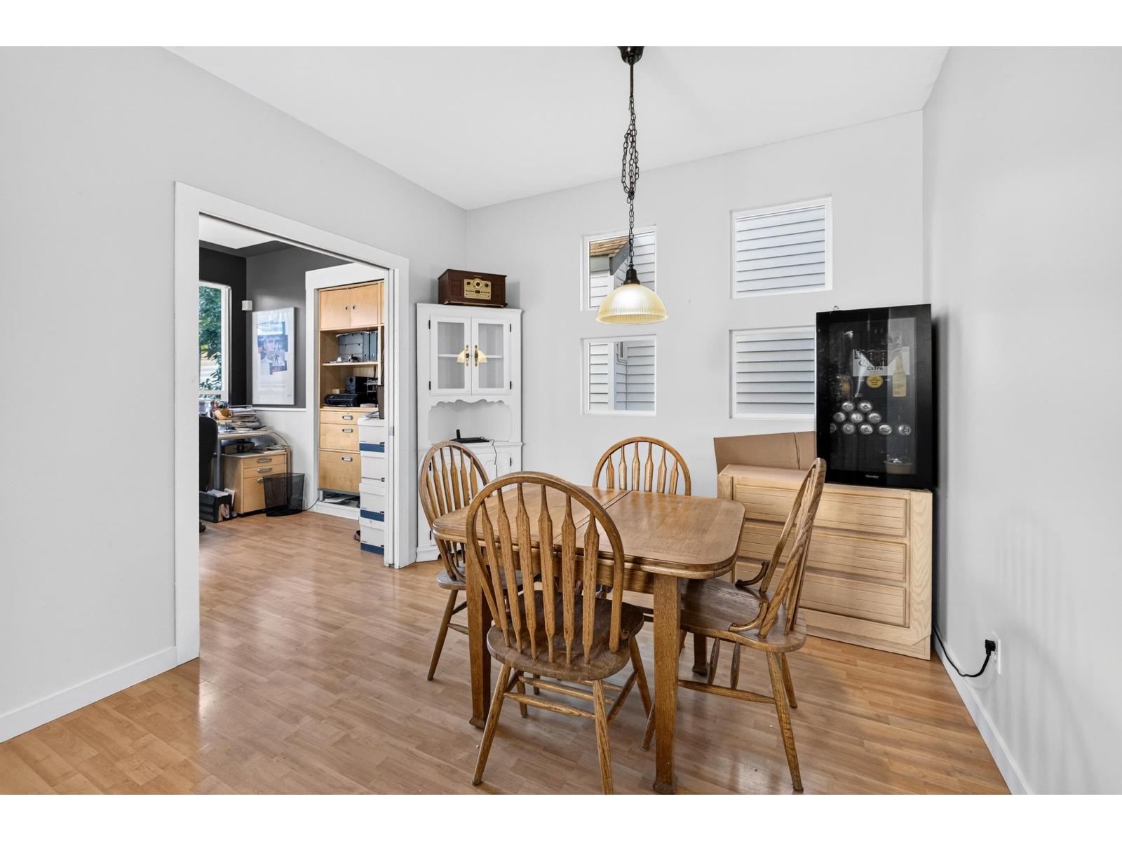 Photo of 6718 185 STREET 10