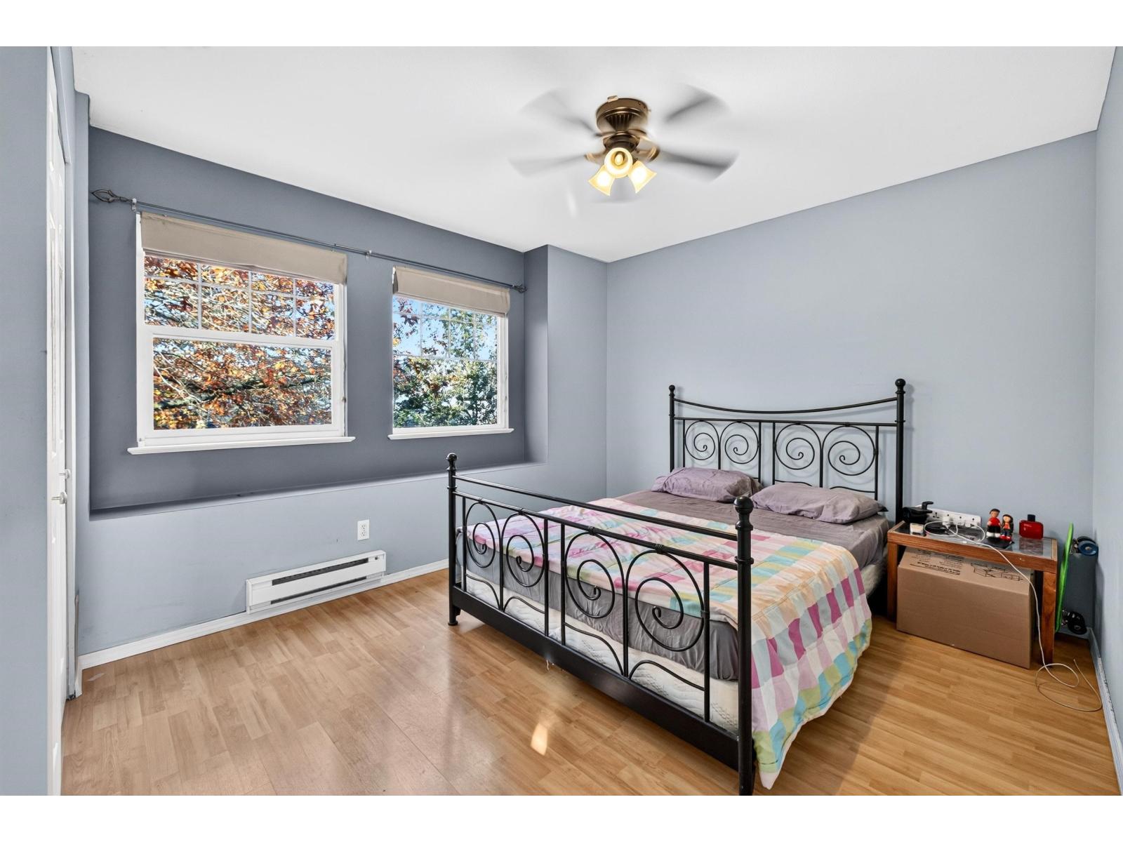 Photo of 6718 185 STREET 19
