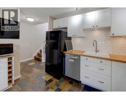 738 Queenston Terrace Se, Calgary, AB T2J6H6 Photo 15