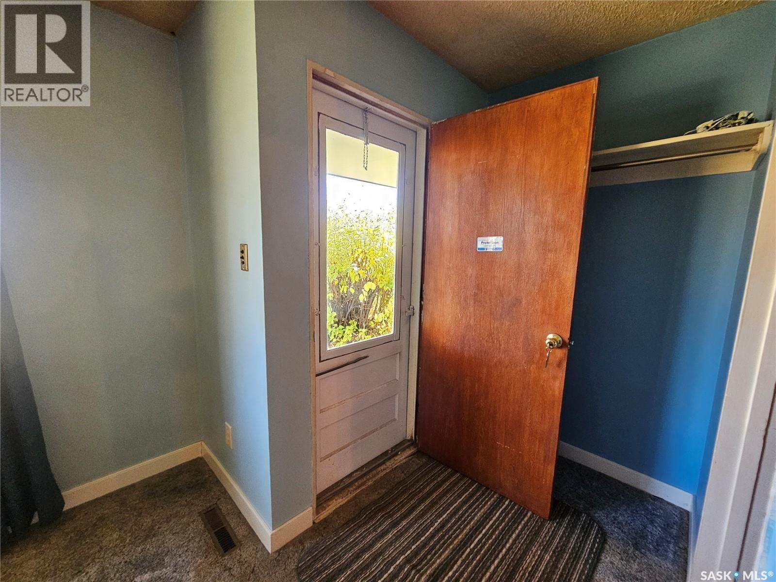 870 11th AVENUE NE, Swift Current — photo 3