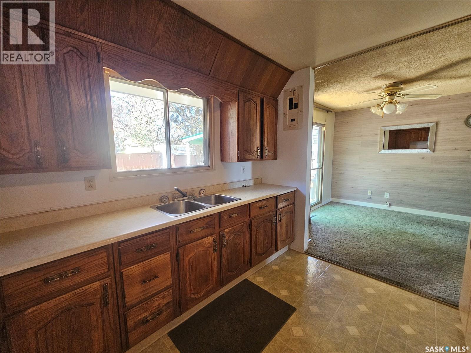 870 11th AVENUE NE, Swift Current — photo 8