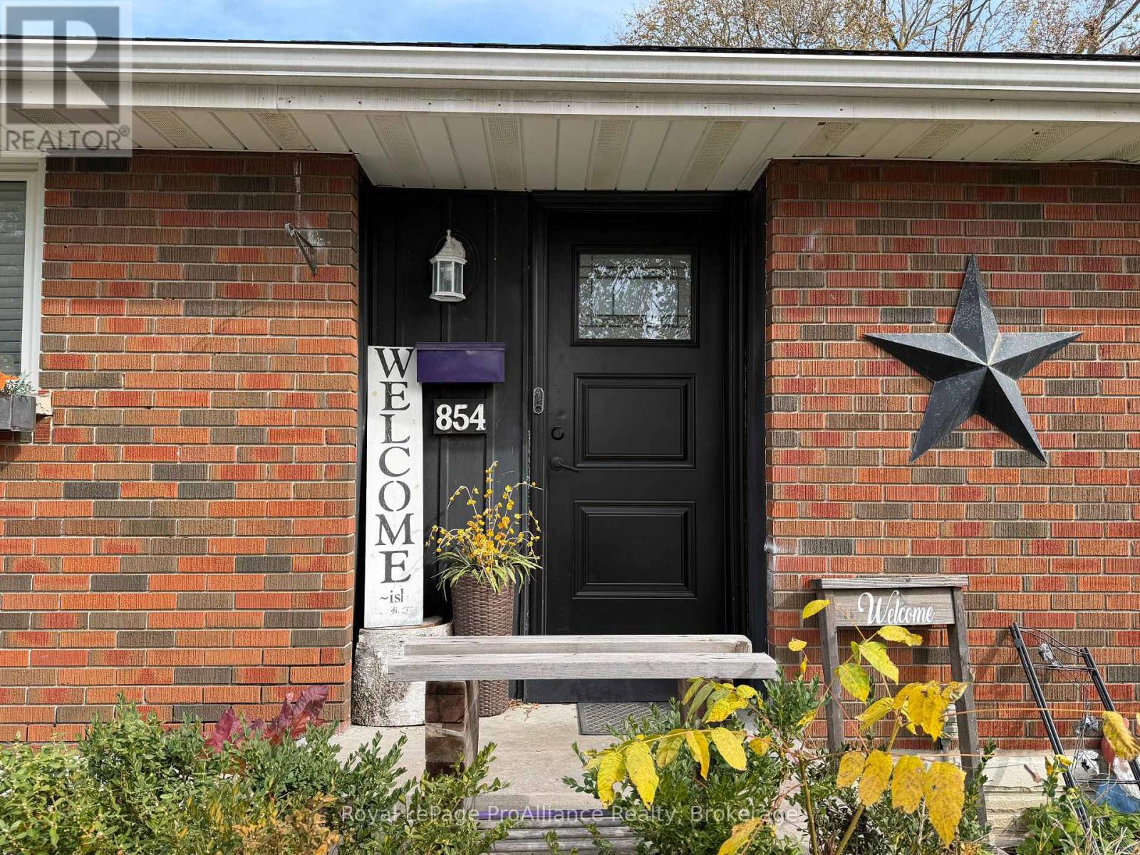 854 BARNARDO AVENUE, Peterborough (Northcrest Ward 5) — photo 2