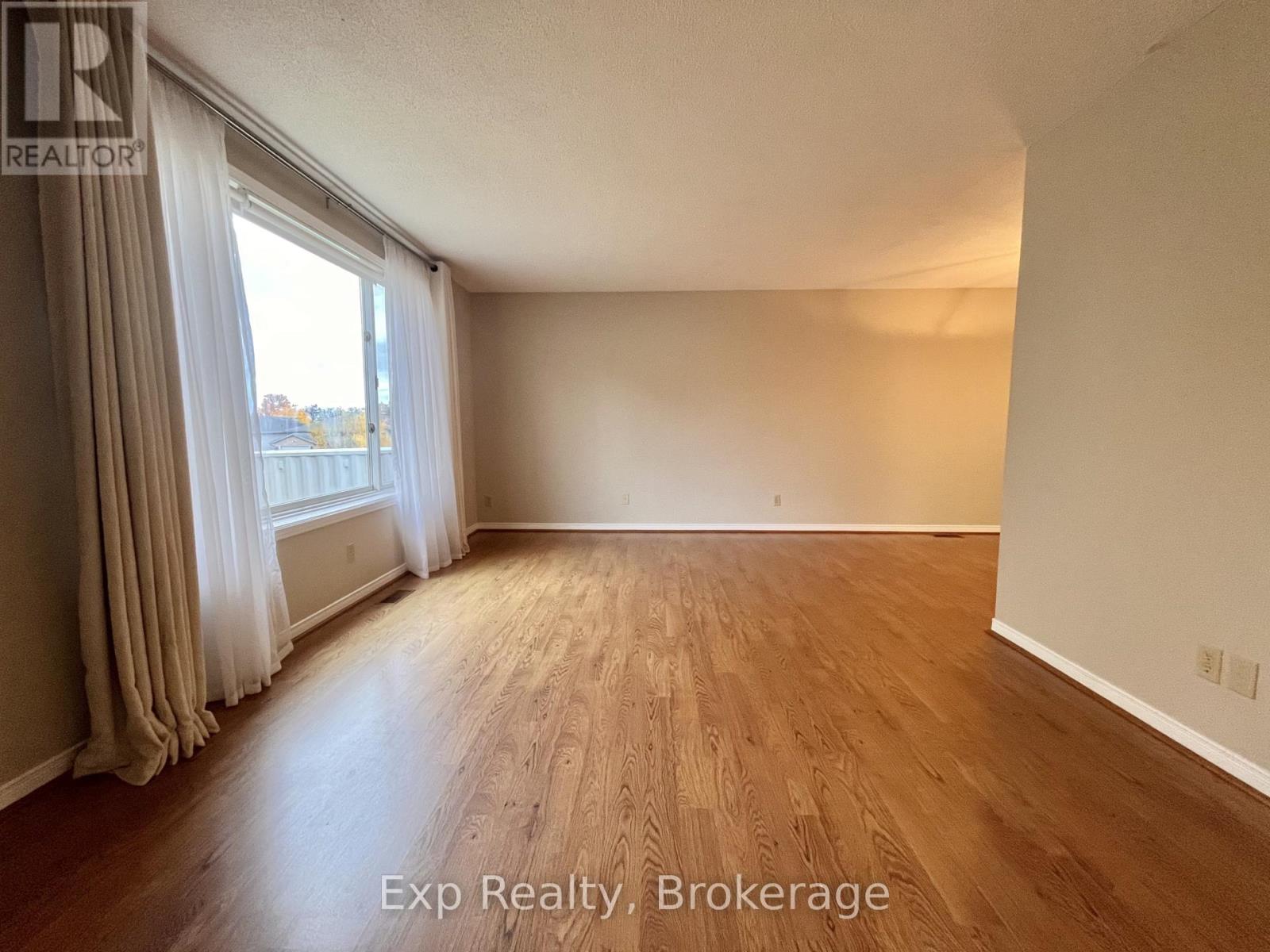27 LORAINE AVENUE, Quinte West (Trenton Ward) — photo 4