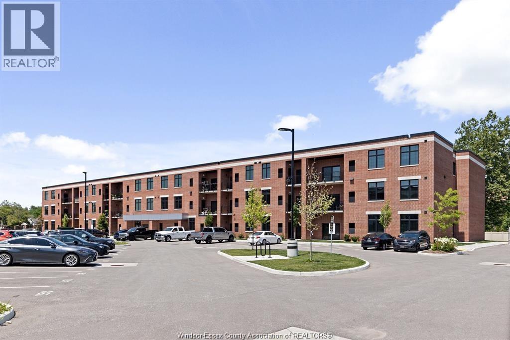 3160 MEADOWBROOK LANE Unit# 210, Windsor