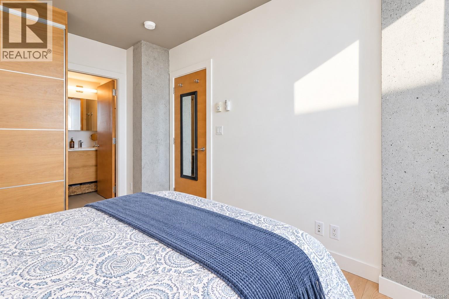 #1413 989 Johnson St - 11