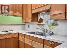 842 Grandview Street W, Moose Jaw, SK S6H5L8 Photo 13