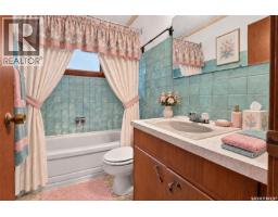 842 Grandview Street W, Moose Jaw, SK S6H5L8 Photo 31