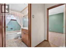 842 Grandview Street W, Moose Jaw, SK S6H5L8 Photo 29