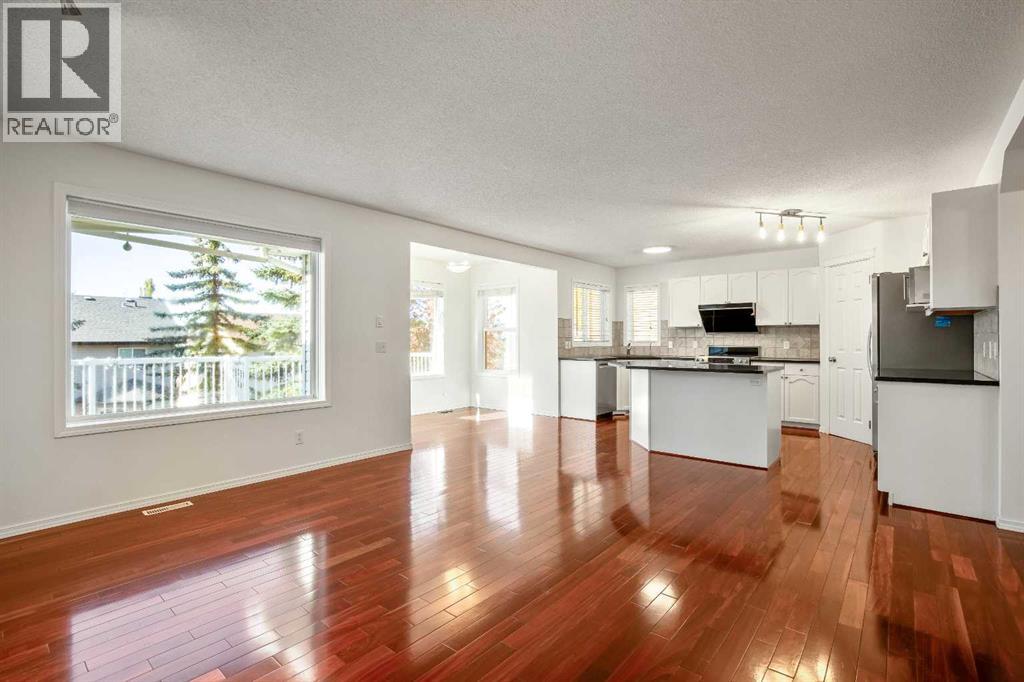 44 Rocky Ridge Close NW photo 8