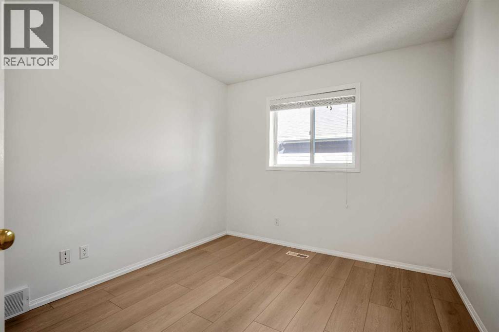 44 Rocky Ridge Close NW photo 25