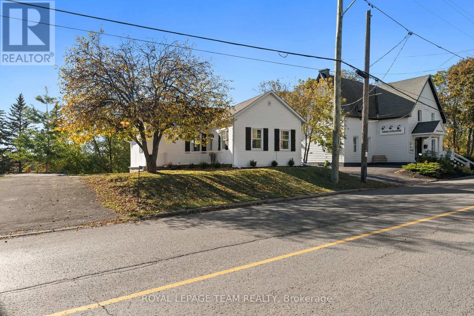 5584 MANOTICK MAIN STREET, Ottawa
