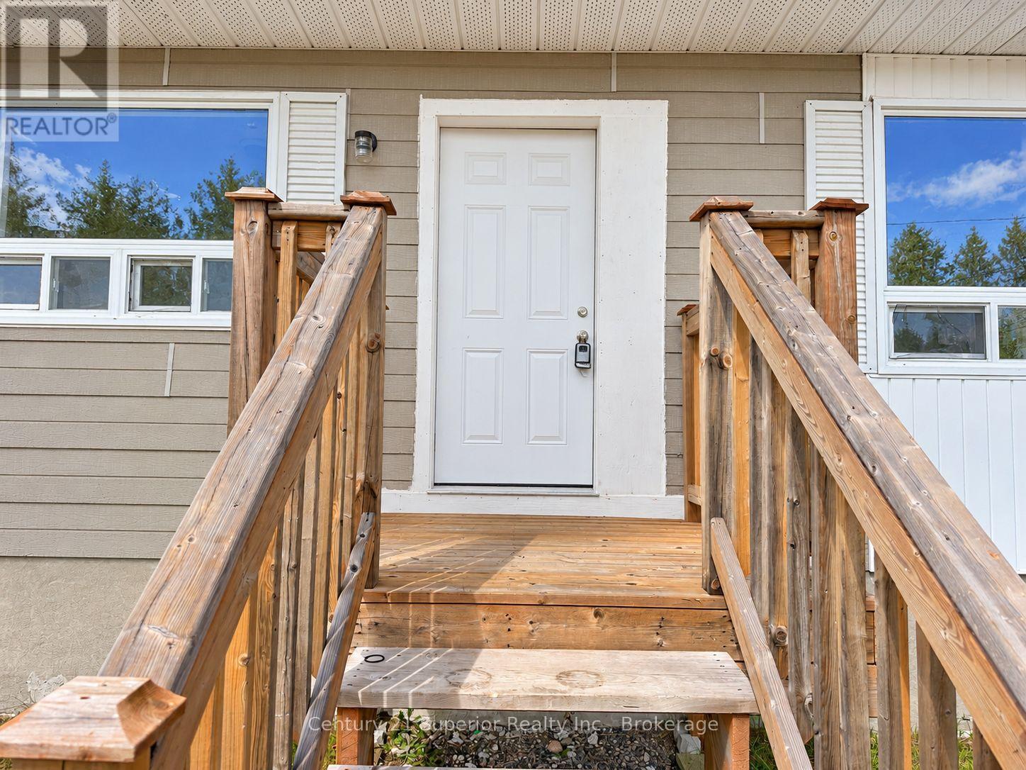 107 SIMON STREET, Schreiber — photo 2