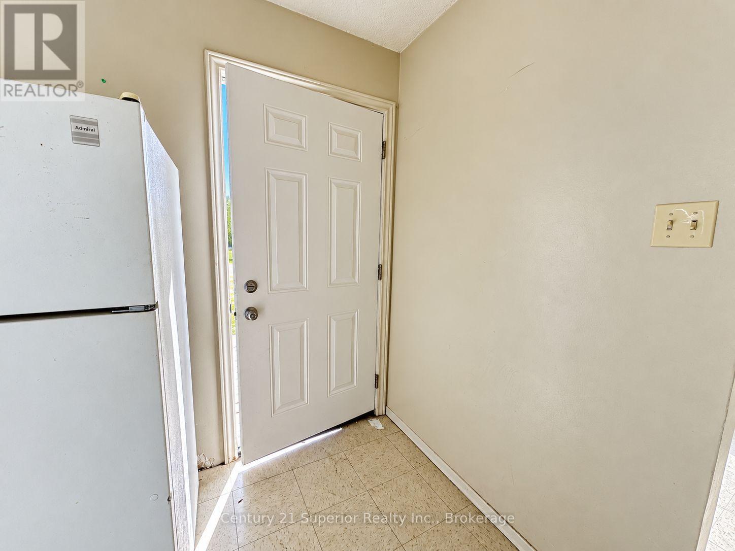 107 SIMON STREET, Schreiber — photo 5